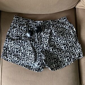 Vineyard Vines elastic waist shorts Large